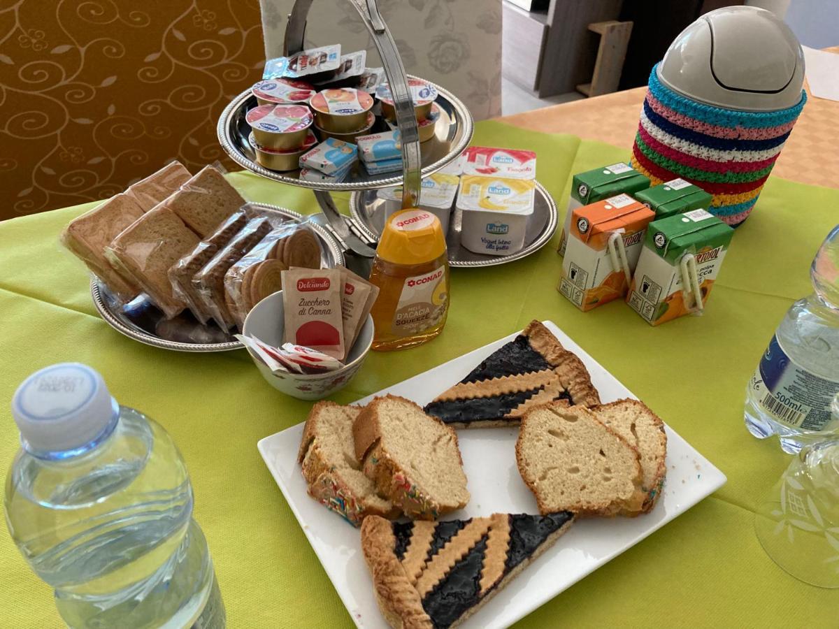Oasi Dei Deserti - Camera Con Colazione Morciano di Romagna Exteriör bild